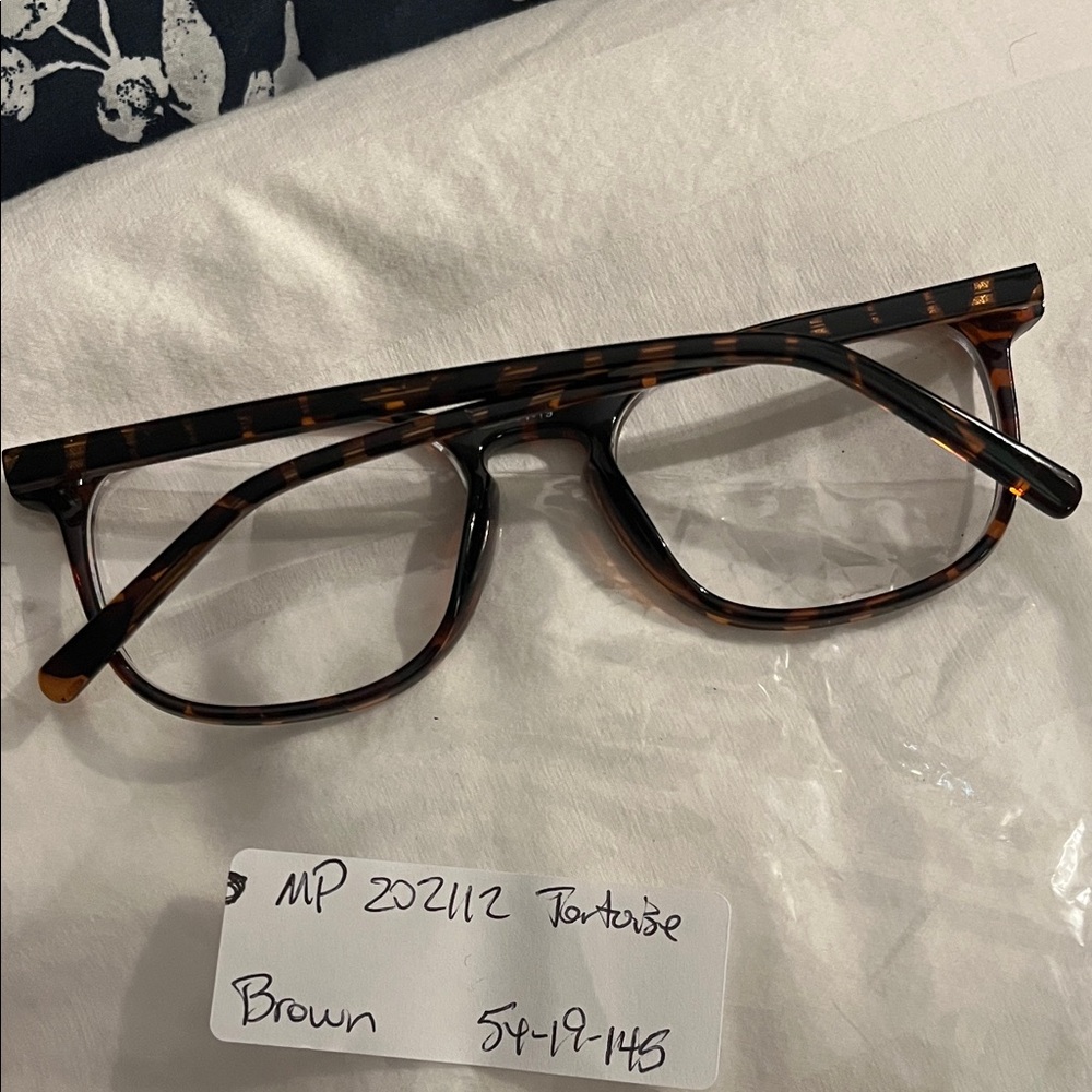 Ina Tortoiseshell Glasses - Picture 4 of 4